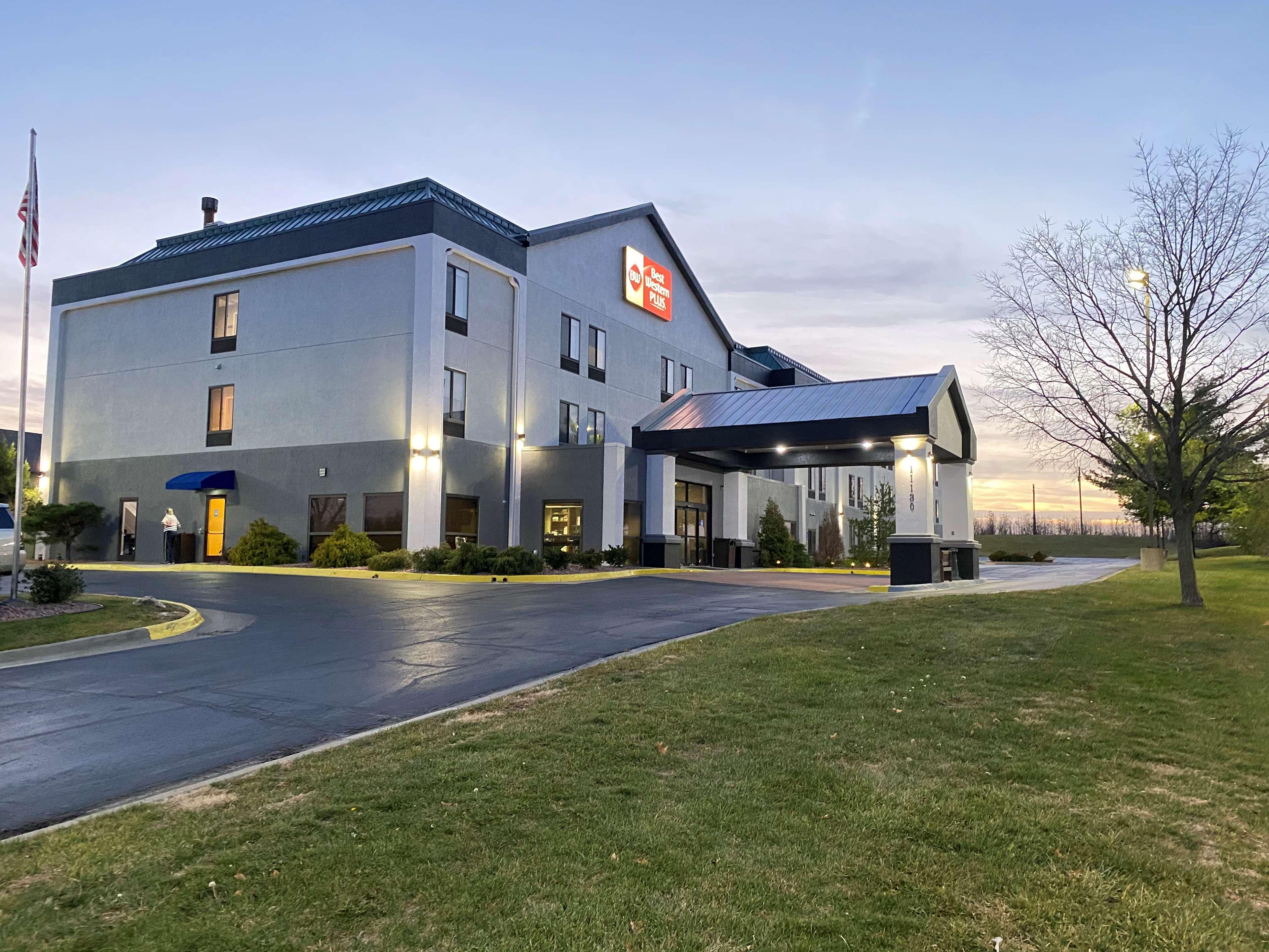 Best Western Plus Kansas City Airport - Kci East Hotel Exterior photo